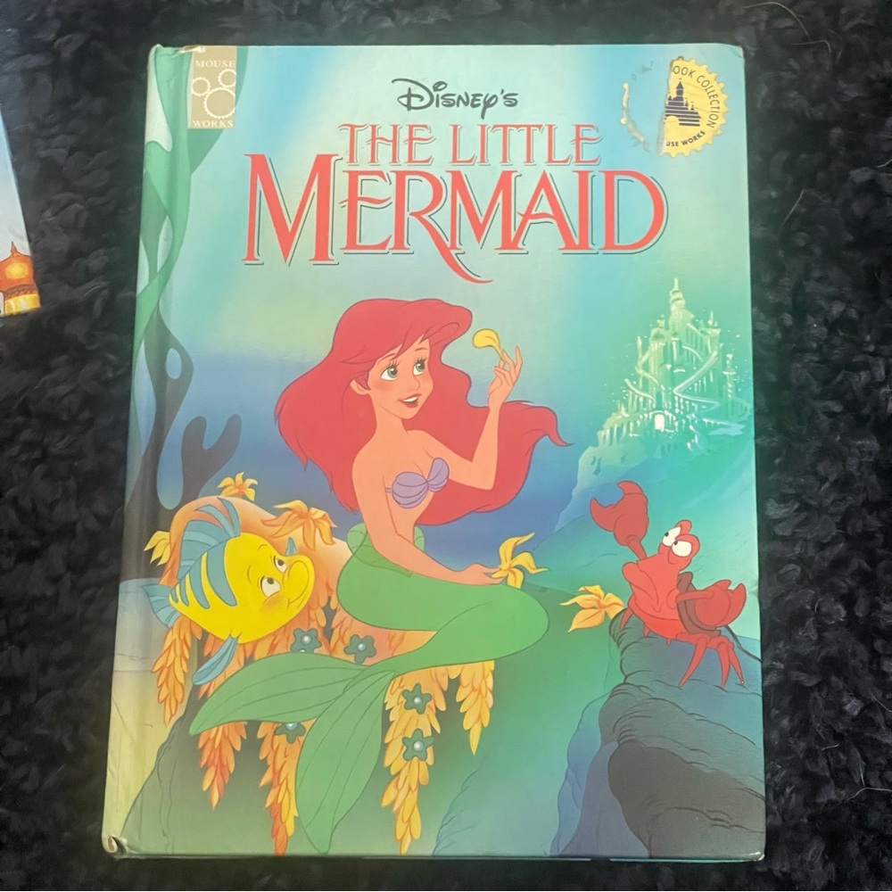 Mixed Lot of 6 Hardcover Walt Disney Books Pocahontas Mickey Mulan Mermaid - Picture 4 of 13